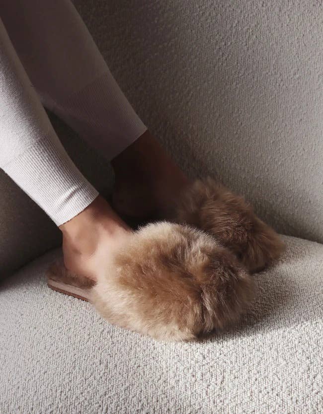 WOMENS COMFY COZY FAUX FUR FLUFFY SLIPPERS