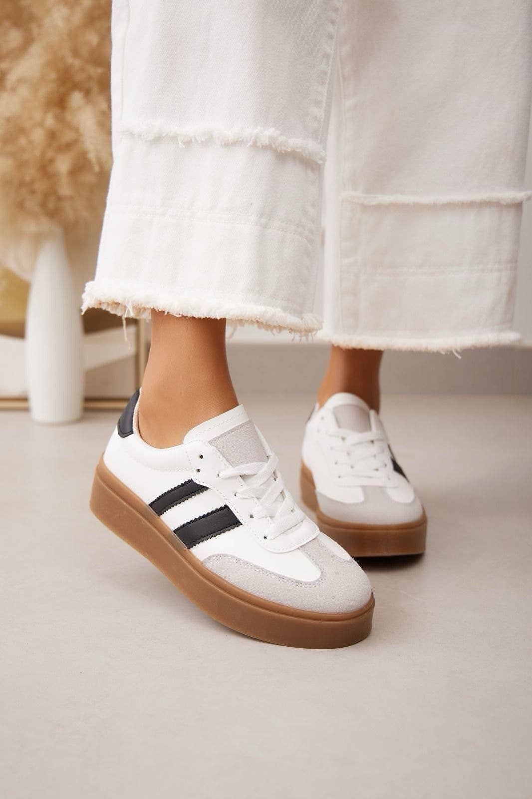 WOMEN'S ROUND TOE DOUBLE STRIPED GUM THICK SOLE SNEAKERS