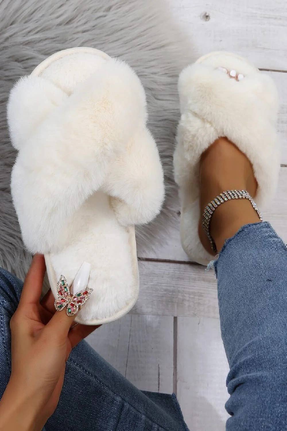 WOMENS CROSSOVER SNUG FAUX FUR SLIPPERS