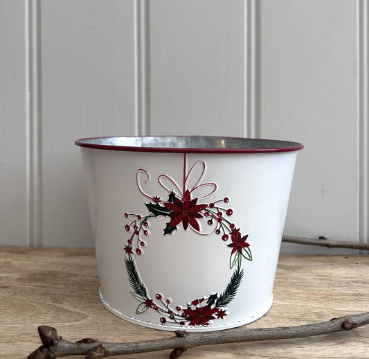 AM60218 - Festive Wreath Embossed Vintage Round Planter 15cm