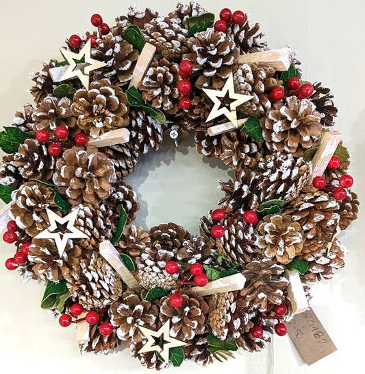 WR0482 - Woodland Berries Festive Christmas Wreath 36cm